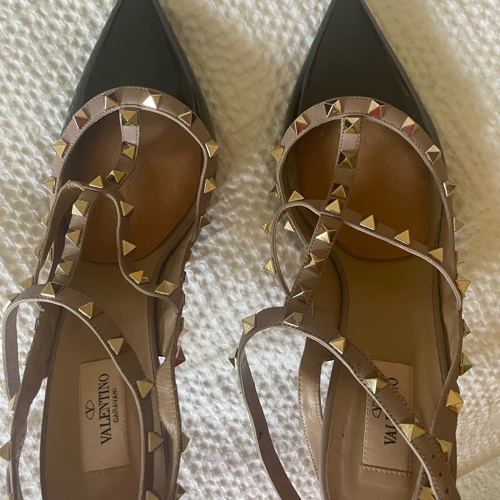 Valentino Black and Tan Heeled Elegance